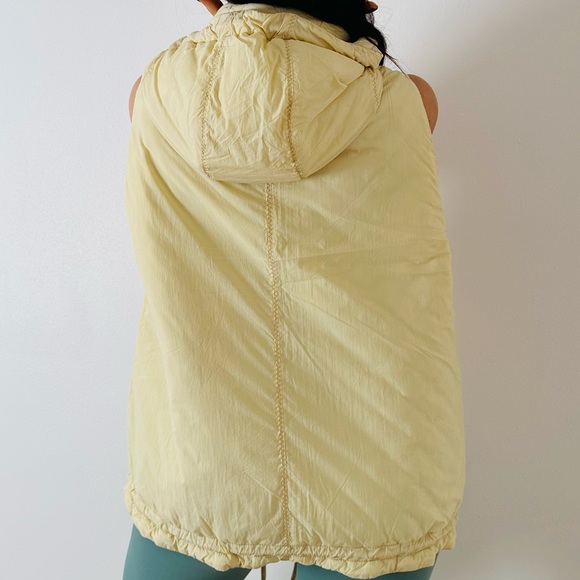 Free People care fp round & round recycled quilted puffer melon shell vest - Picture 13 of 13